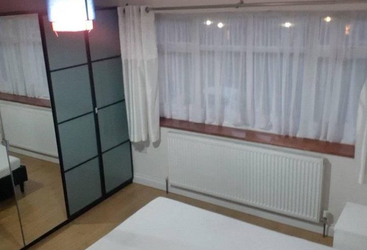 Chirie Camera Dubla In Northolt, Londra