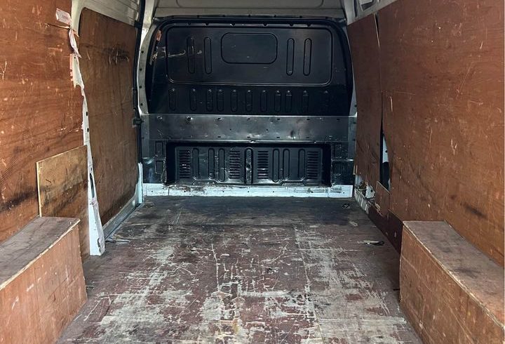 Vand Duba Ford Transit In Pinner, Londra