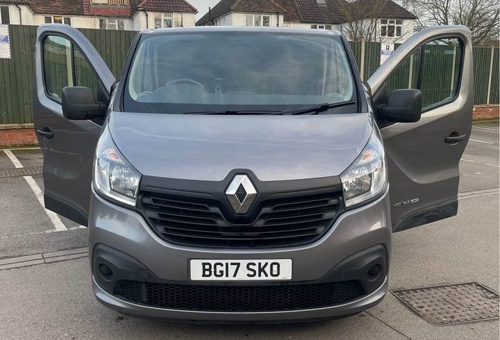 Vand Duba Renault Traffic In Watford, UK