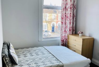 Chirie Camera Single Medie In Seven Kings, Londra