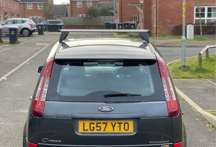 Vand Masina Ford C-Max In Hatfield, Londra