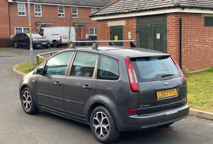 Vand Masina Ford C-Max In Hatfield, Londra