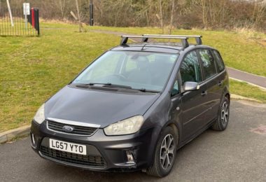 Vand Masina Ford C-Max In Hatfield, Londra