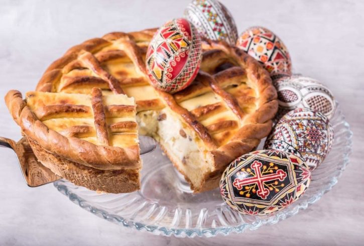 Produse Patiserie Si Torturi Comanda Pentru Paste In Woking, UK