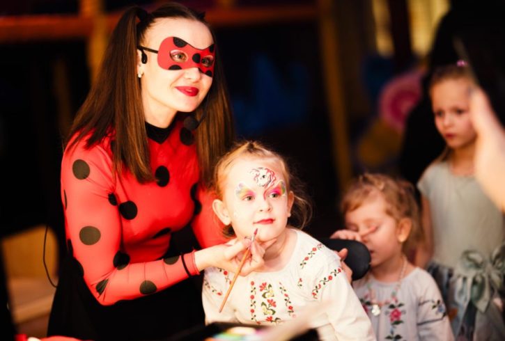 Servicii De Animatoare Petreceri Copii In Londra, UK