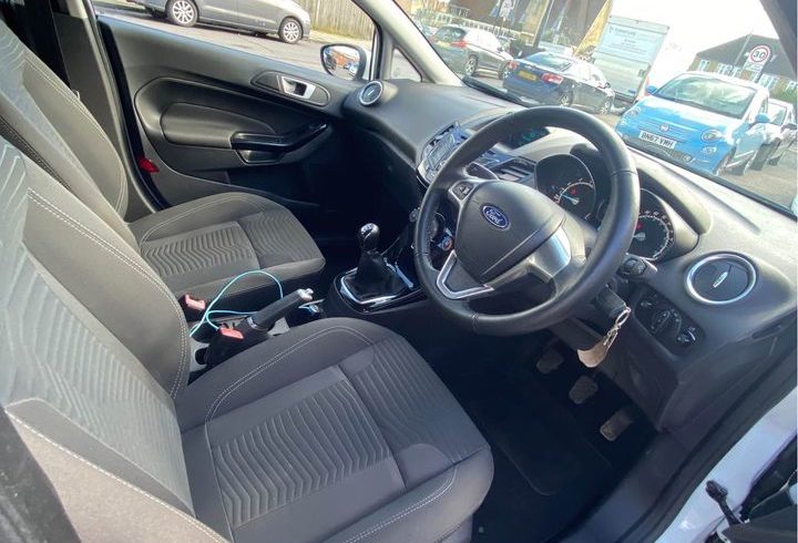 Vand Masina Ford Fiesta In Harrow, Londra