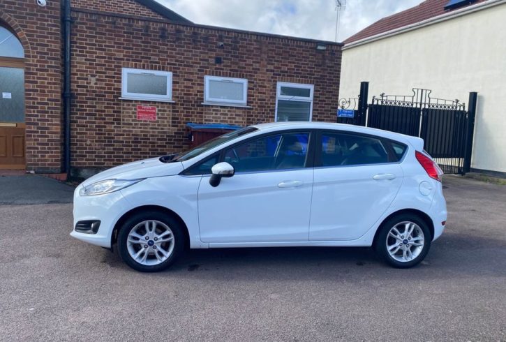 Vand Masina Ford Fiesta In Harrow, Londra