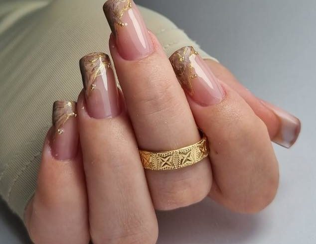 Salon De Infrumusetare In Leeds, UK