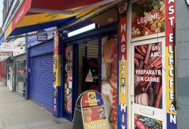 Magazin Traditional Romanesc in Tottenham, Londra