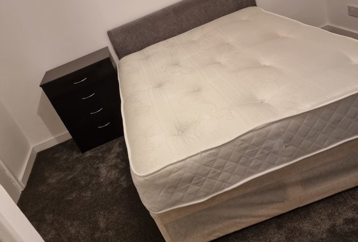 Chirie Camera Single In Canning Town, Londra