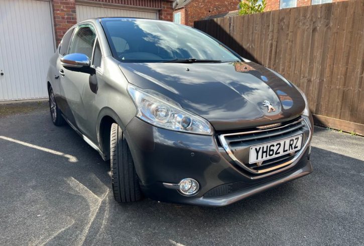 Vand Masina Peugeot 208 In Tewkesbury, UK