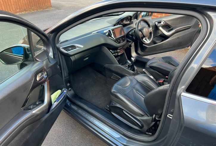 Vand Masina Peugeot 208 In Tewkesbury, UK