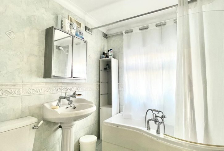 Chirie Camera Dubla In Romford, Londra