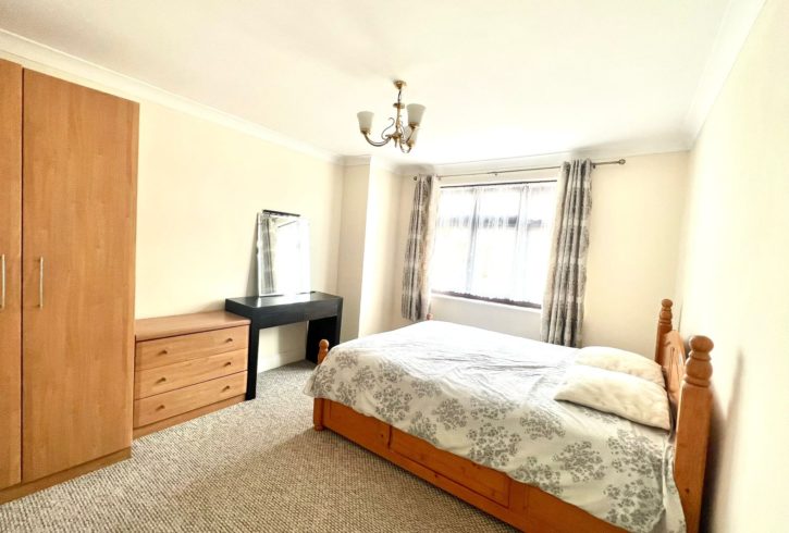 Chirie Camera Dubla In Romford, Londra