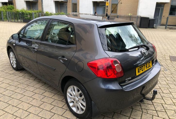 Vand Masina Toyota Auris In Londra, UK