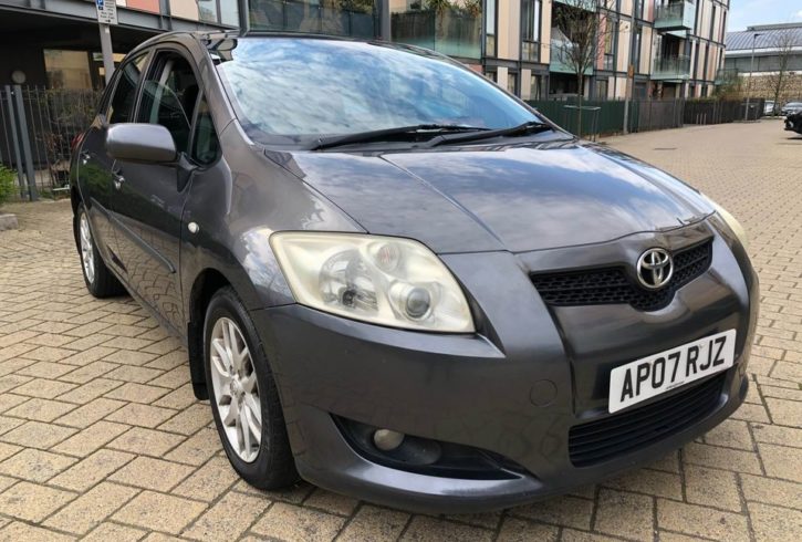 Vand Masina Toyota Auris In Londra, UK