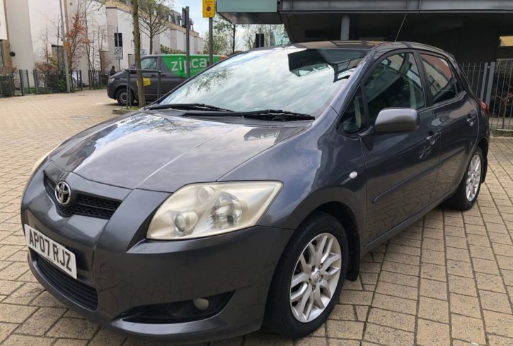 Vand Masina Toyota Auris In Londra, UK