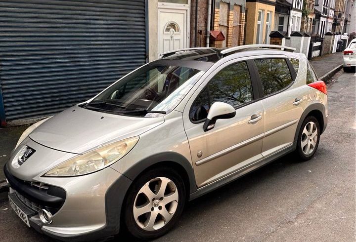 Vand Masina Peugeot In Newport, UK