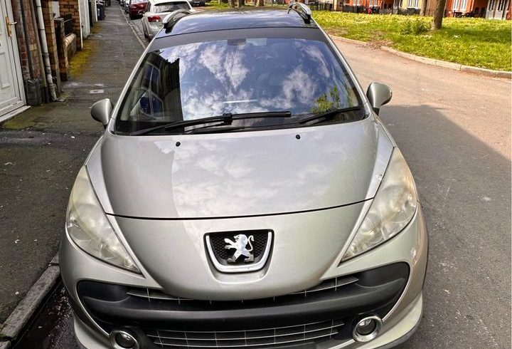 Vand Masina Peugeot In Newport, UK