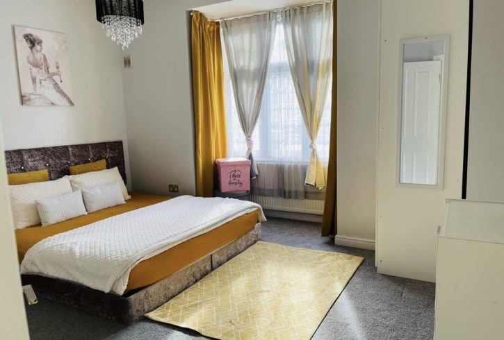 Chirie Camera King Size In Gants Hill, Londra