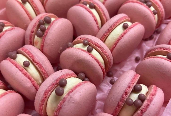 Torturi Si Prajituri Candy Bar La Comanda In Ilford, Londra