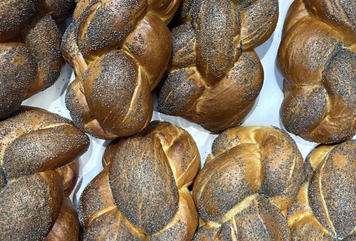 Magazin Alimentar Si Meniul Zilei Romanesc In Hatfield, UK