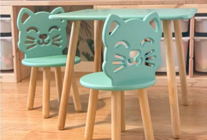 Vand Masa Si 2 Scaune Pentru Copii In Coventry, UK