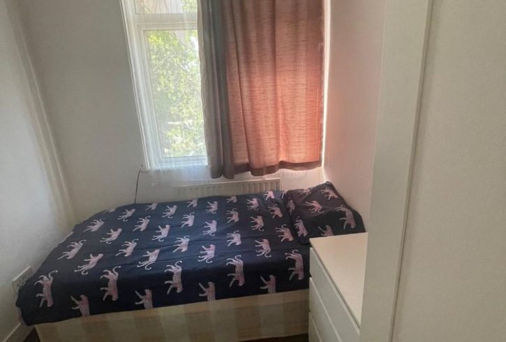 Inchiriez Camera Single Wood Green, Londra