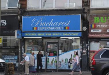 Munca Vanzator / Vanzatoare La Magazin Romanesc In Hendon, Londra