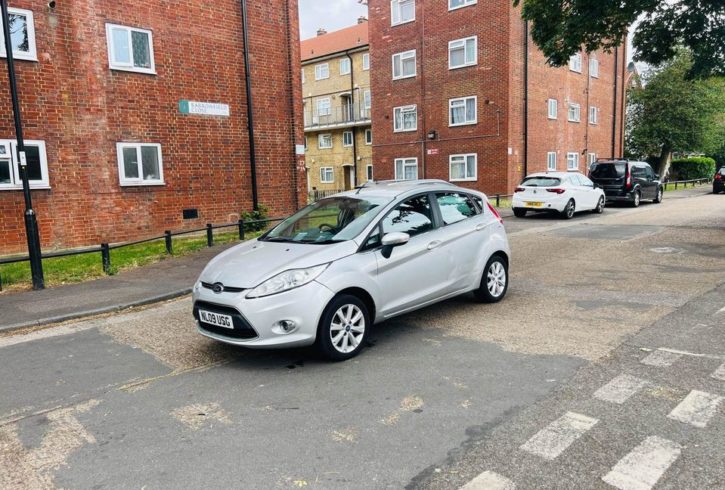 Vand Masina Ford Fiesta In Enfield, Londra