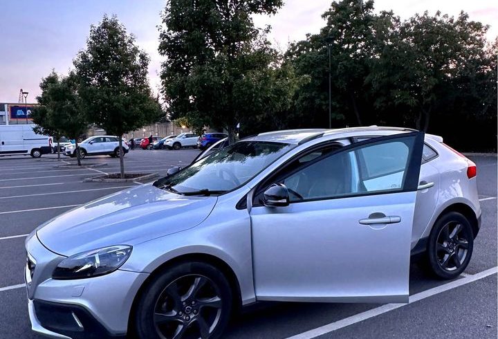 Vand Masina Volvo V40 In Harrow, Londra