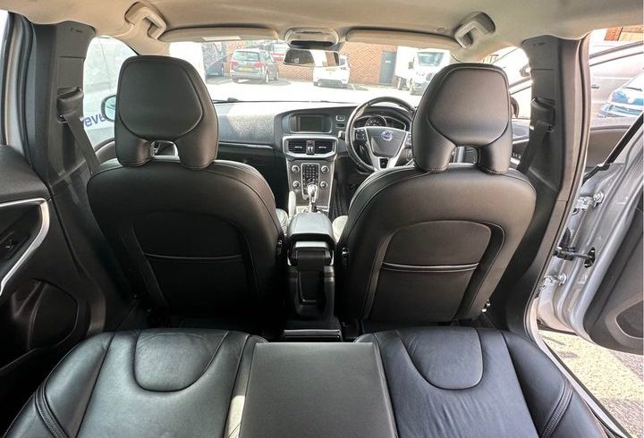 Vand Masina Volvo V40 In Harrow, Londra