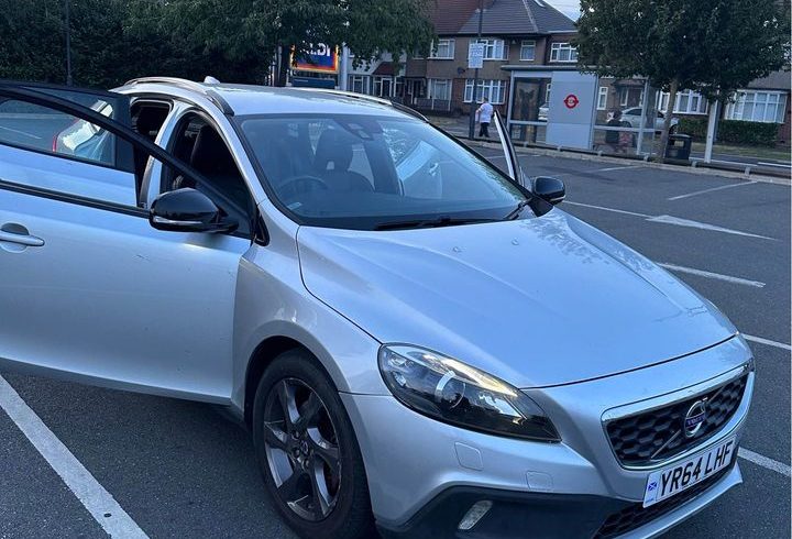 Vand Masina Volvo V40 In Harrow, Londra