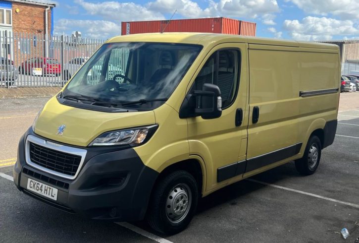 Vand Van Peugeot Boxer In Dagenham, Londra