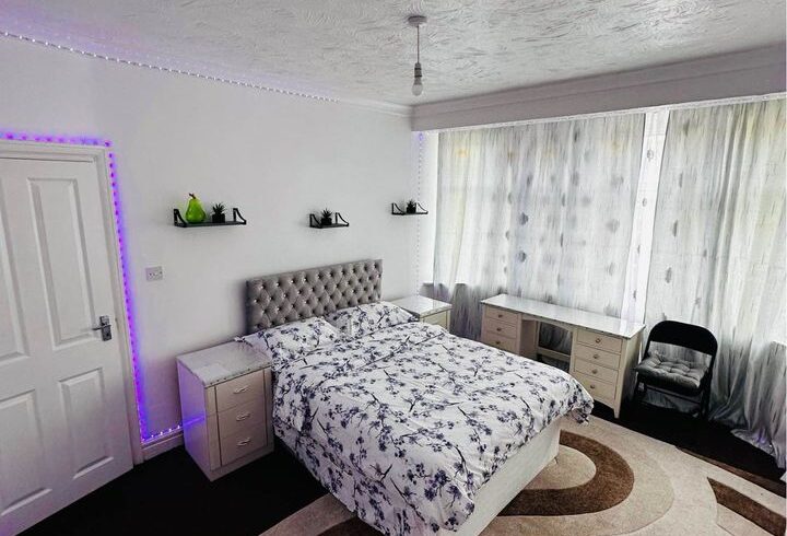 Chirie Camera Dubla In Gants Hill, Londra