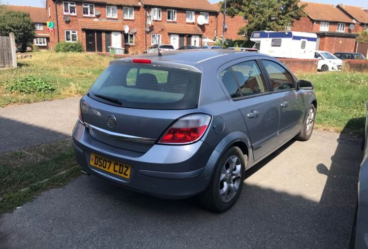 Vand Masina Vauxhall Astra In Londra, UK