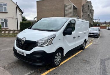 Vand Van Renault Traffic In Barking, Londra