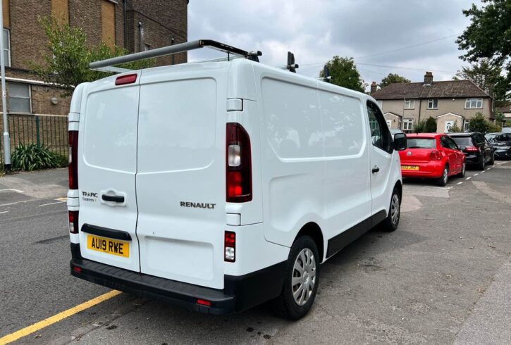 Vand Van Renault Traffic In Barking, Londra