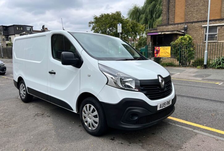 Vand Van Renault Traffic In Barking, Londra