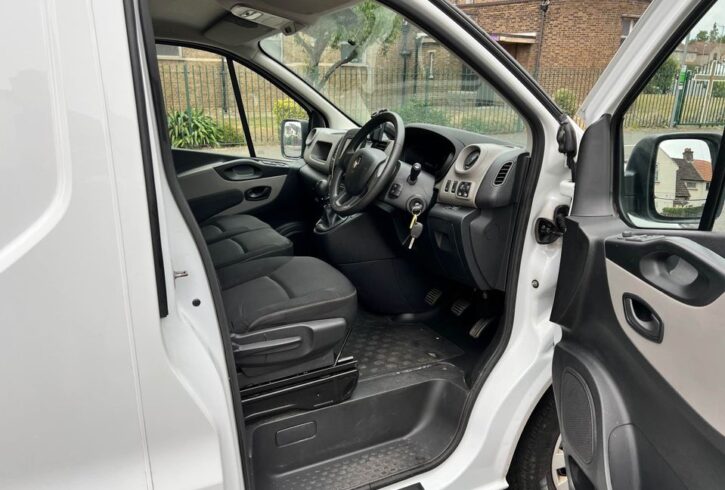 Vand Van Renault Traffic In Barking, Londra