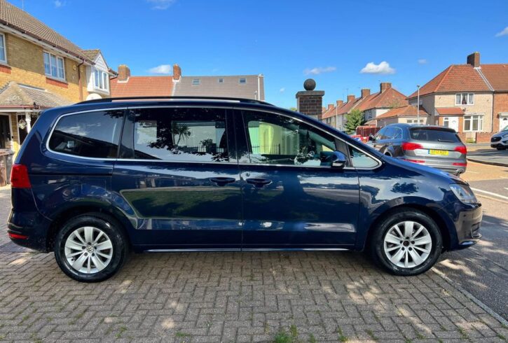 Vand Masina Volkswagen Sharan In Barking, Londra