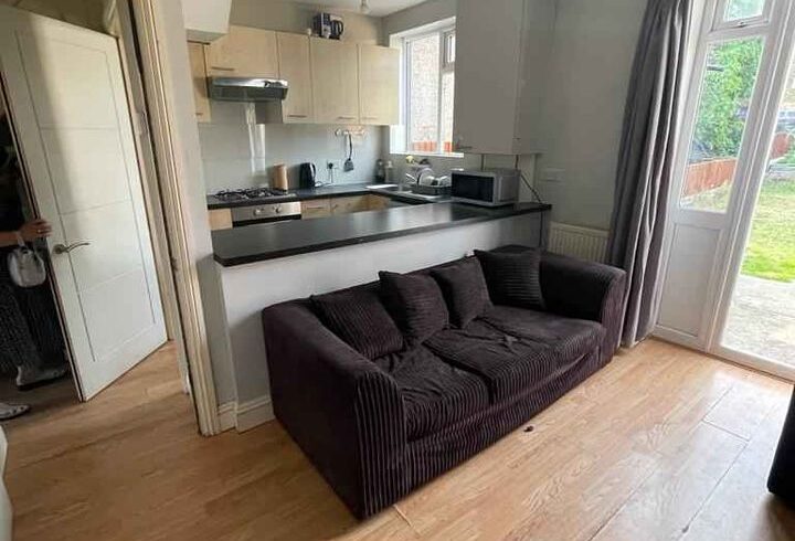 Chirie Casa Cu 4 Dormitoare In Newham, Londra