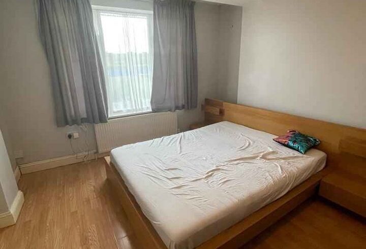 Chirie Casa Cu 4 Dormitoare In Newham, Londra