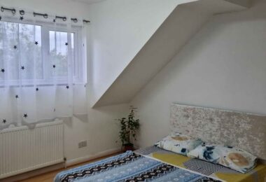 Inchiriez Camera Dubla In Hainault, Chigwell, UK