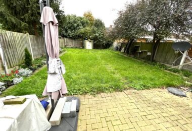 Chirie Casă Cu 5 Dormitoare În Barking, Londra