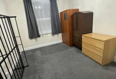 Chirie Apartament Cu Două Camere Duble În Harrow, Londra