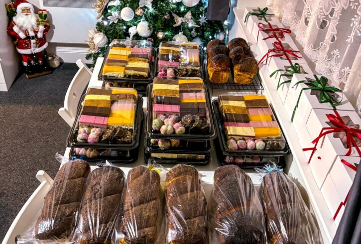 Comenzi Prăjituri Și Torturi Pentru Revelion În Watford, Londra