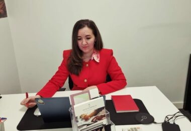 Recuperare Taxe Pentru Români in Waltham Abbey, UK