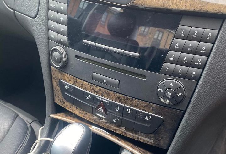 Vând Mercedes Benz E-Class din 2004 in Gravesend - Rmf Lux Car