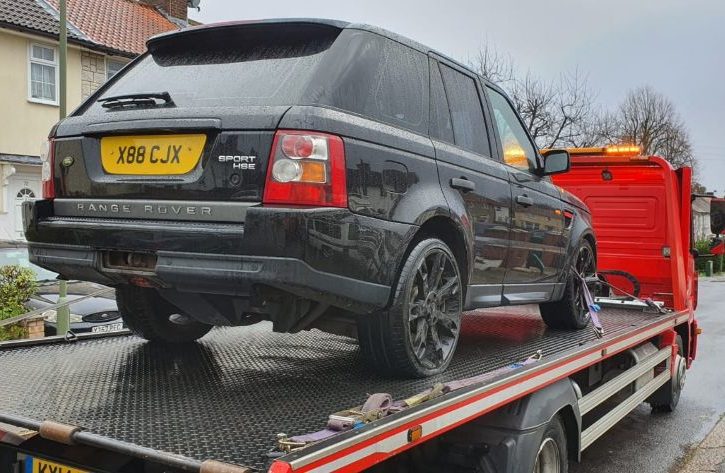 Cautam Sofer Categoria C in zona Wembley